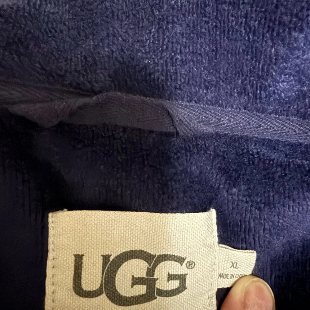 Ugg Robe - Picture 2 of 4